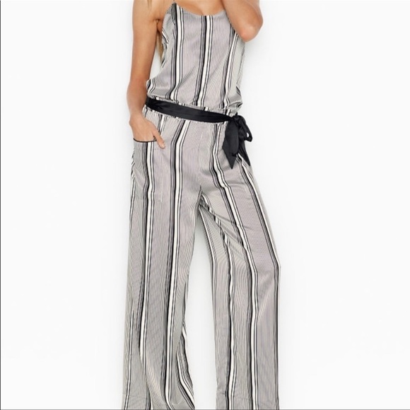 NWT Victoria’s Secret’s L/M Loungewear/ Pajama Set With Pockets & Waist Band